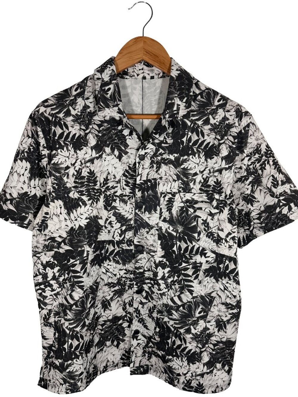 Lululemon Airing Easy Floral Snap Button Shirt Size Mens M